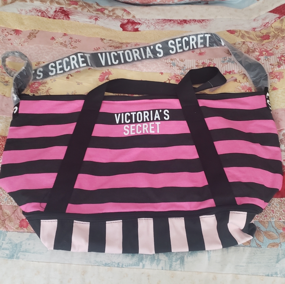 Large VS tote NWT